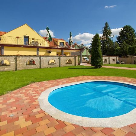 Ponty-Lak Panzio Guest House Davod Ngoại thất bức ảnh