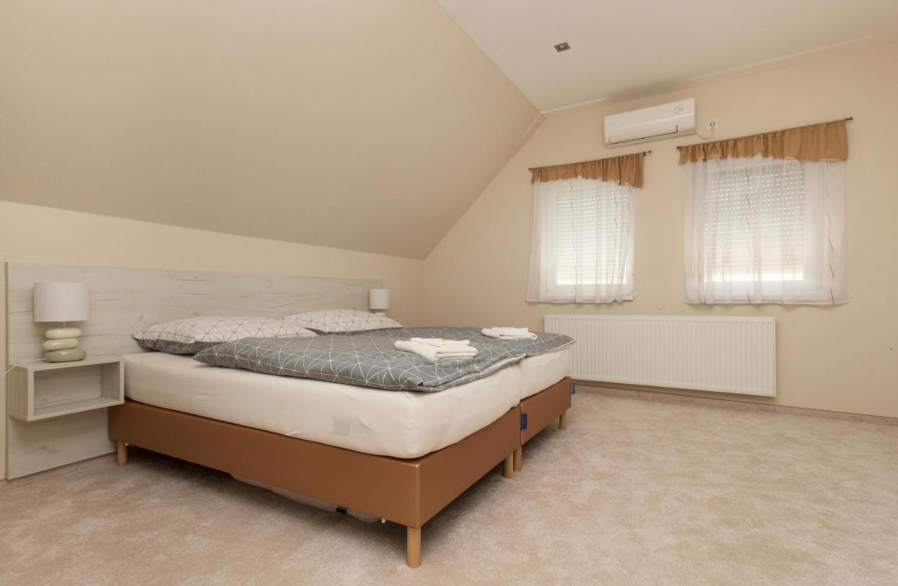 Ponty-Lak Panzio Guest House Davod Ngoại thất bức ảnh