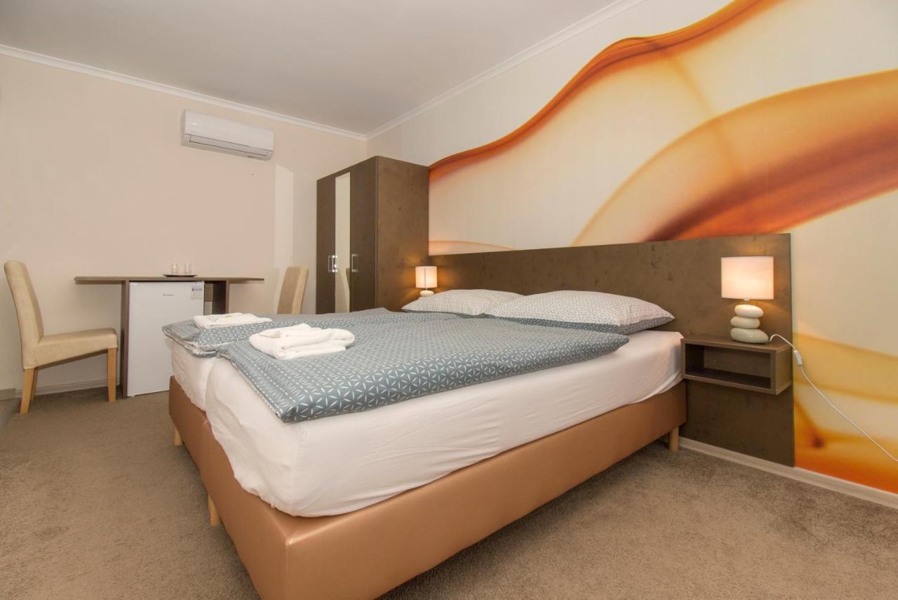 Ponty-Lak Panzio Guest House Davod Ngoại thất bức ảnh