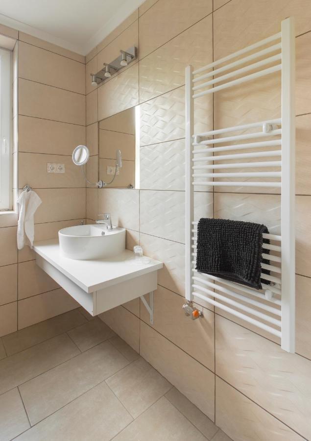 Ponty-Lak Panzio Guest House Davod Ngoại thất bức ảnh