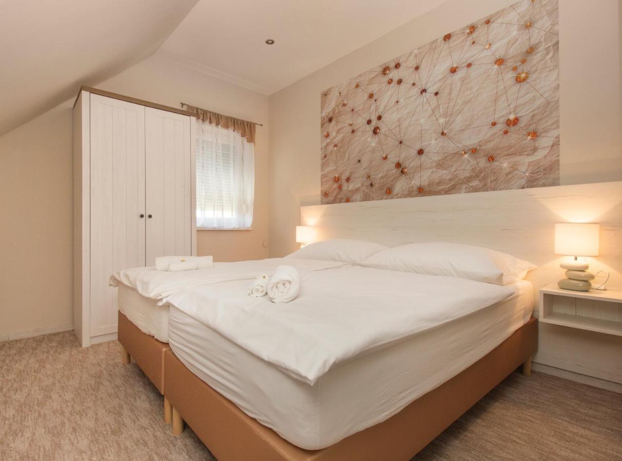 Ponty-Lak Panzio Guest House Davod Ngoại thất bức ảnh